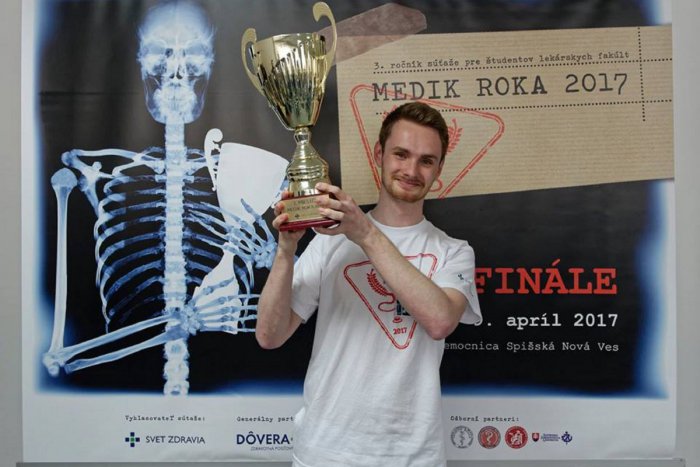 Ilustračný obrázok k článku Skriptá vymenili za napínavé súťaženie: Medikom roka sa stal Levočan