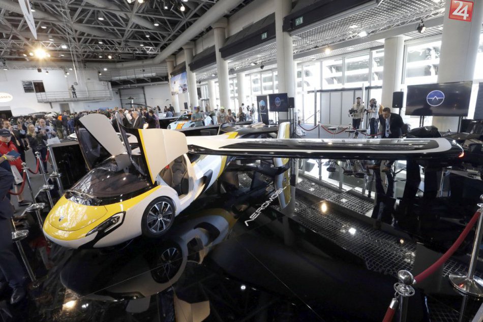 Ilustračný obrázok k článku KURIOZITA DŇA: Monacké knieža Albert II. odhalil slovenské lietajúce auto