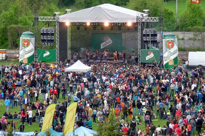 Ilustračný obrázok k článku Do Bystrice majú namierené Polemic aj Para. Obľúbený Majáles aj s NOVINKAMI