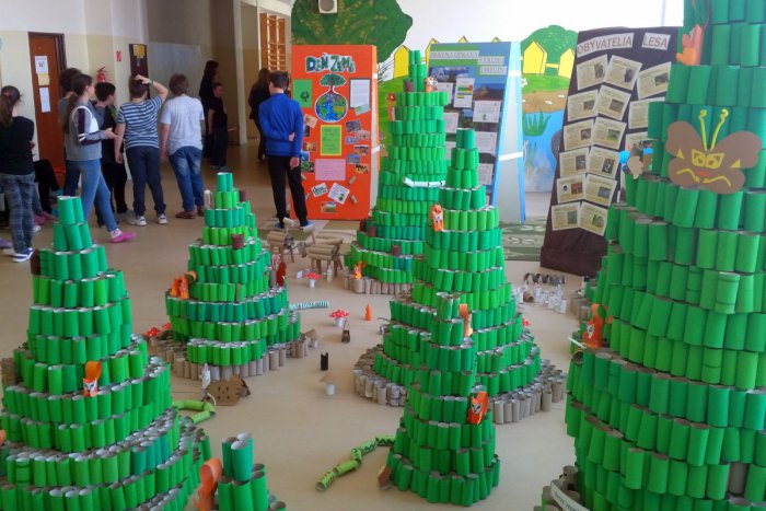 Ilustračný obrázok k článku FOTO: Klobúk dole pred bystrickými školákmi. Vytvorili hneď 2 slovenské rekordy!