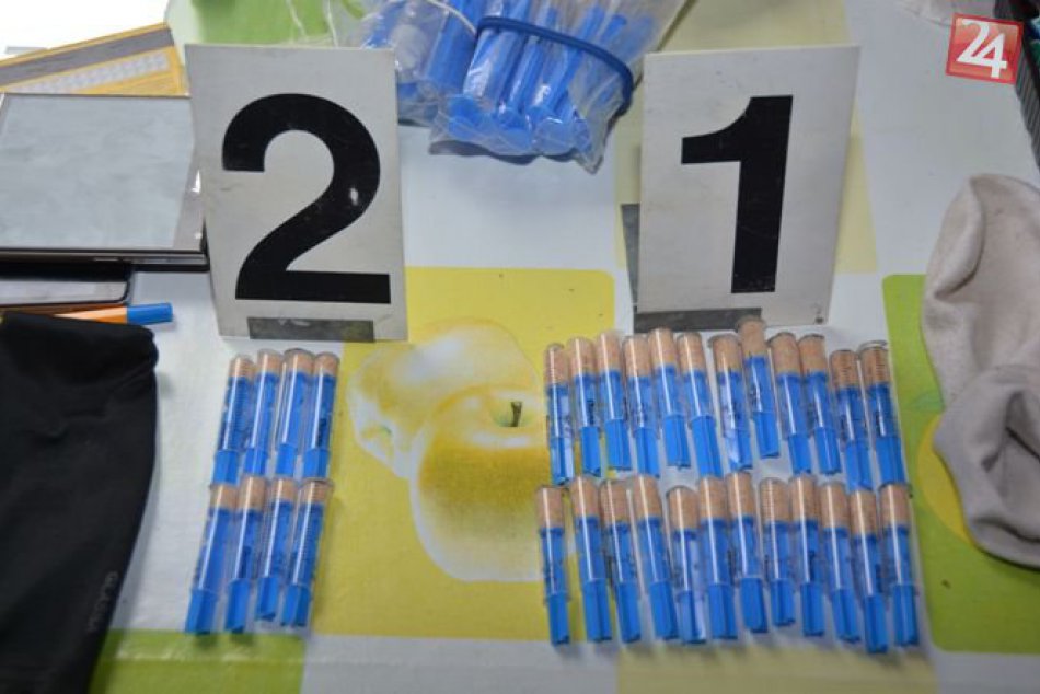 Ilustračný obrázok k článku FOTO: Zvolenskí kriminalisti na stope dílerom. Zaistili stovky dávok pervitínu