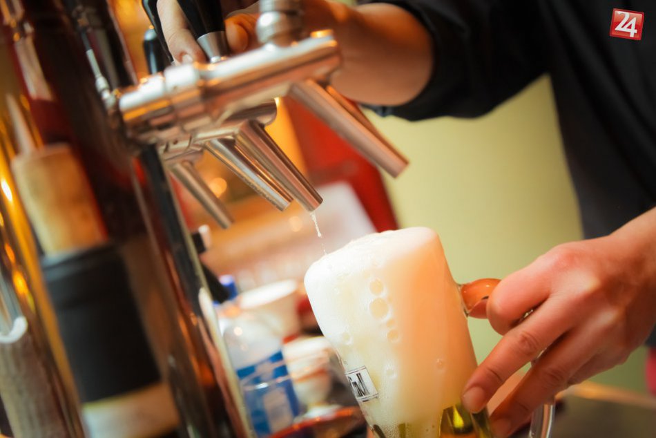 Ilustračný obrázok k článku Polovica Slovákov pije alkohol niekoľkokrát mesačne: Výrazne dominuje pivo