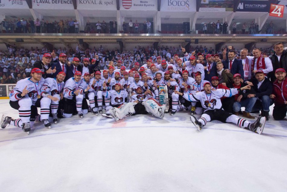 Ilustračný obrázok k článku Sú to presne 3 roky: Pamätáte, ako bystrickí hokejisti získali historický titul? FOTO