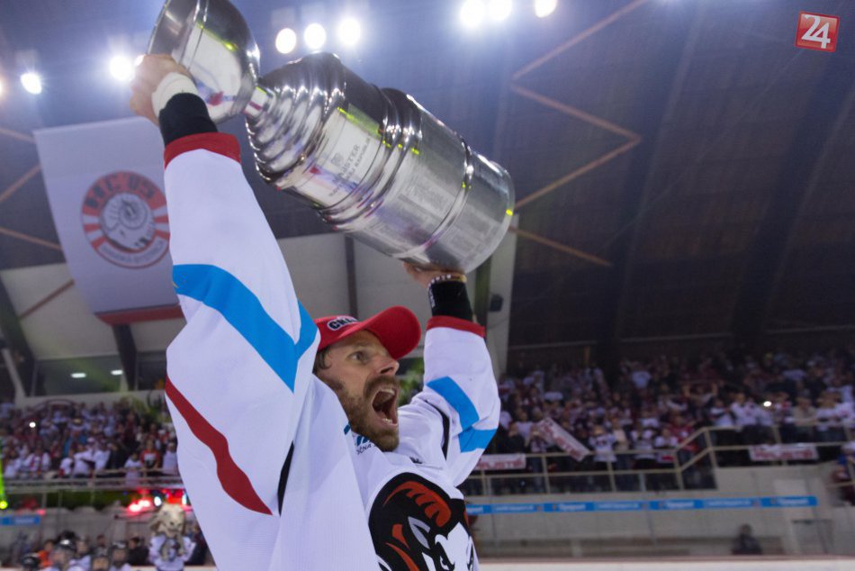 Ilustračný obrázok k článku Jedinečná šanca pre fanúšikov baranov. Kedy sa môžu odfotiť s majstrovským pohárom?