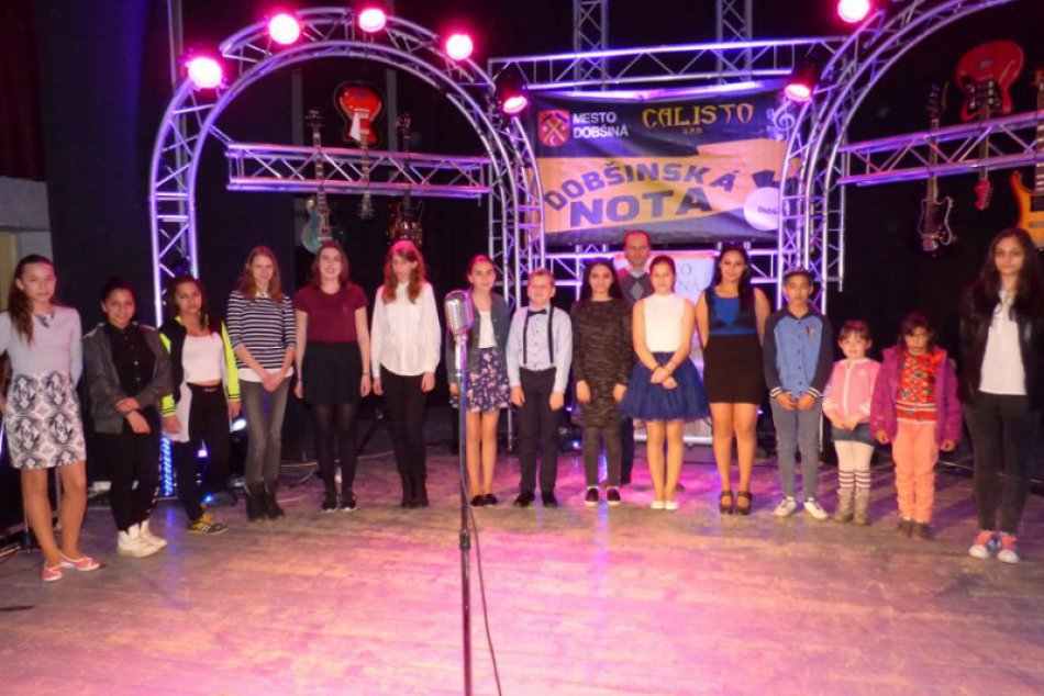 Ilustračný obrázok k článku Známa spevácka súťaž v našom okrese: Piaty ročník Dobšinskej noty je už za dverami