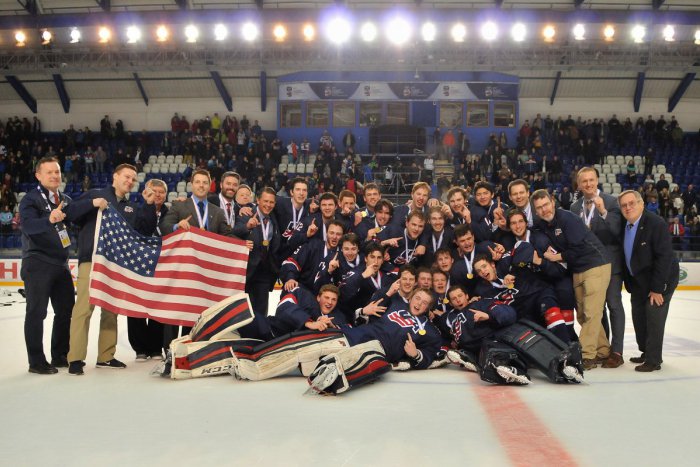 Ilustračný obrázok k článku Medaily sú rozdelené: Majstrami sveta sa po výhre nad Fínmi stali Američania