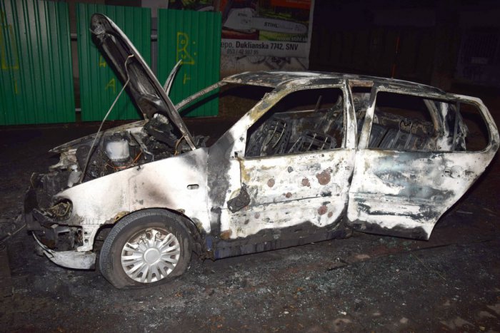 Ilustračný obrázok k článku Podpálené autá či pokusy o krádež. Dvojica mladíkov zo Spišskej si poriadne zavarila