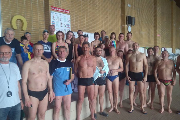 Ilustračný obrázok k článku Veľké zápolenie plavcov v Spišskej: Na plavárni si zmerali sily seniori