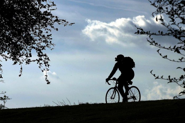 Ilustračný obrázok k článku Močenku zmarili plány: Cyklistická cestička dostala STOP!