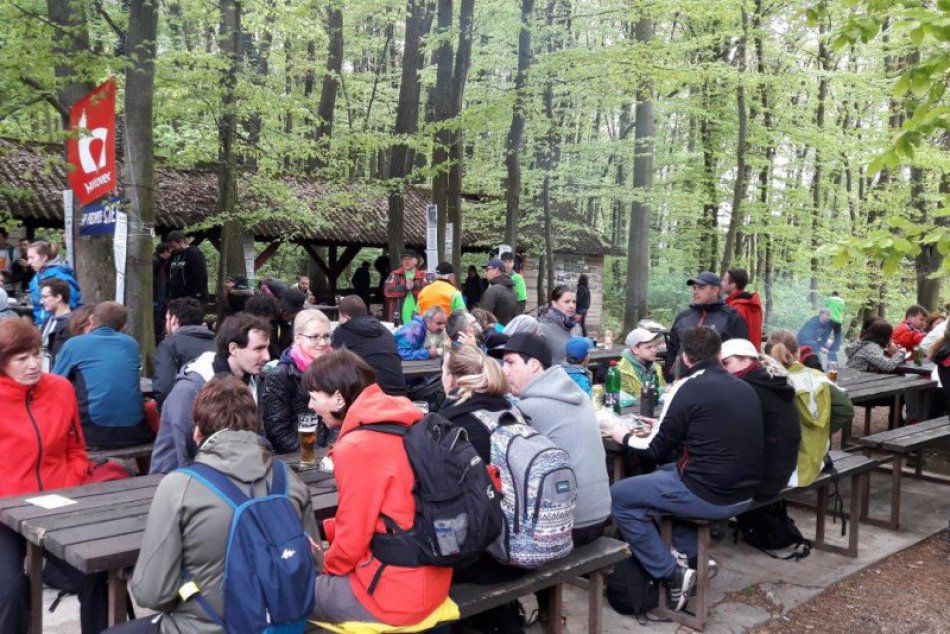 Ilustračný obrázok k článku Na pochode sa zišlo bezmála 600 turistov: Jarné HP-čko v OBRAZOCH