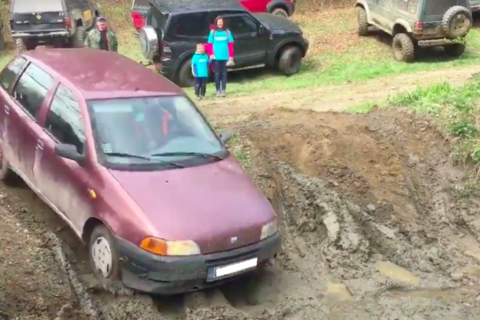 Ilustračný obrázok k článku VIDEO: Offroady majú s týmto terénom čo robiť, Mikulášan im na Punte takto vytrel kocúra!