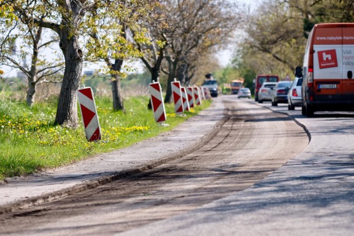 Ilustračný obrázok k článku Mesto začalo s opravami ciest a chodníkov. Ktoré úseky budú vynovené?