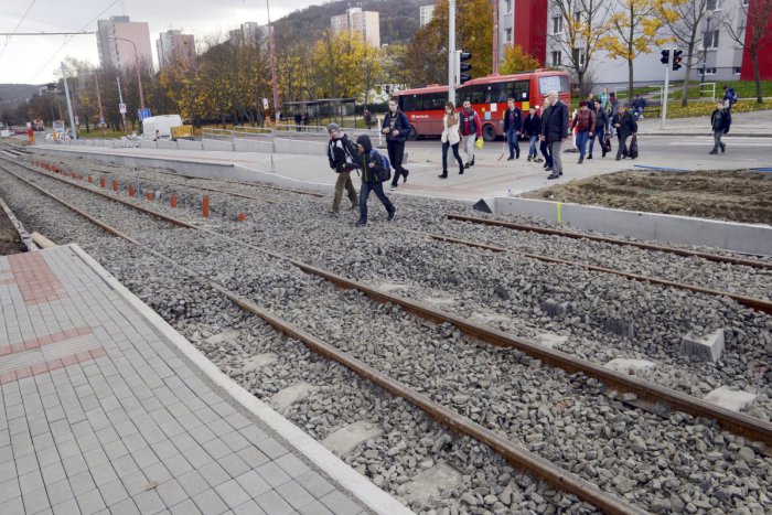 Ilustračný obrázok k článku Obnova radiály v Karlovej Vsi sa tento rok nezačne, tvrdia poslanci