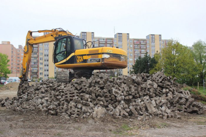 Ilustračný obrázok k článku Súd pozastavil práce na pozemku v dúbravskej lokalite Pri kríži