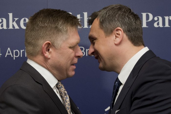 Ilustračný obrázok k článku Návrh na zrušenie ĽSNS: Podľa Roberta Fica to politicky nikomu nepomôže