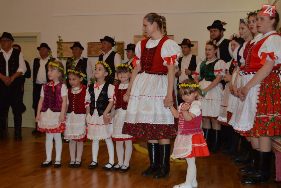 Ilustračný obrázok k článku Folkloristi prezentovali jarné obyčaje: Aké zvyky sa zachovali na hornom Gemeri?