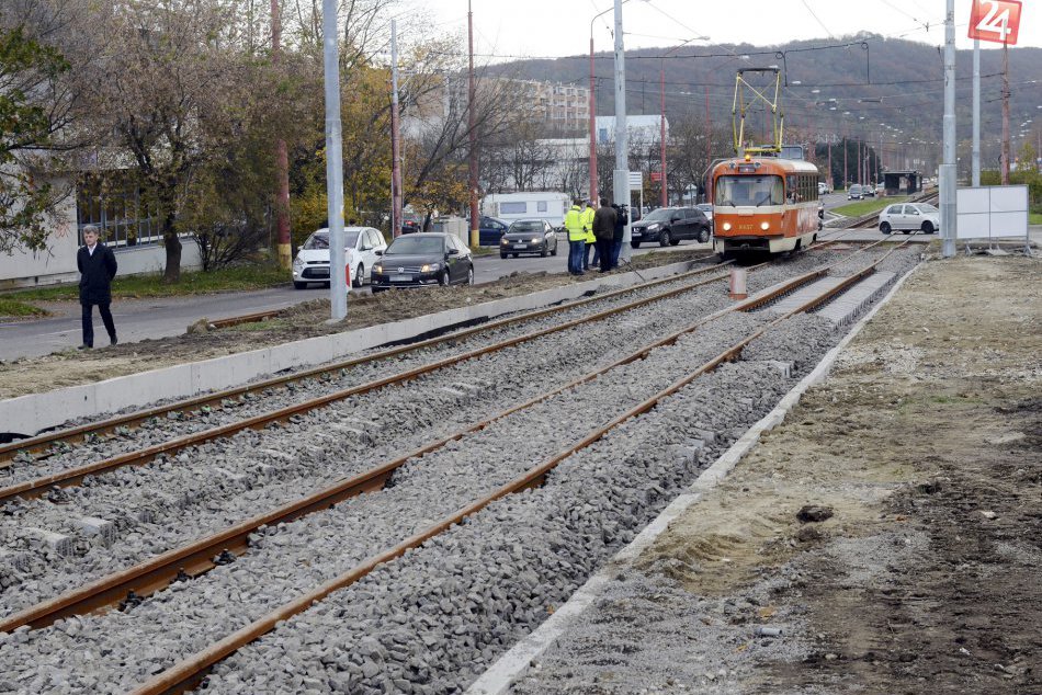 Ilustračný obrázok k článku Obnova električkovej radiály v Karlovej Vsi si vyžiada výrazné dopravné obmedzenia