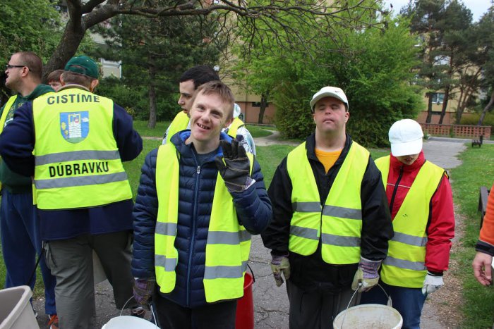 Ilustračný obrázok k článku Ľudia s mentálnym postihnutím nadobúdajú v  Dúbravke pracovné zručnosti