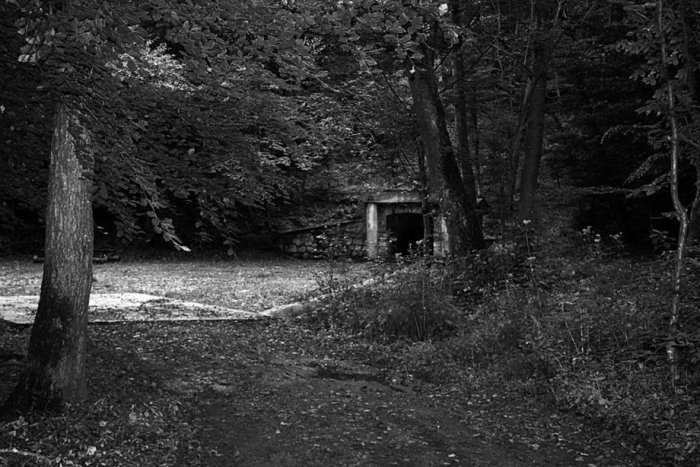 Ilustračný obrázok k článku Pri Rožňave sa kedysi vyrábalo drevené uhlie pre hutnícke účely: Postup zhotovenia je viac než zaujímavý