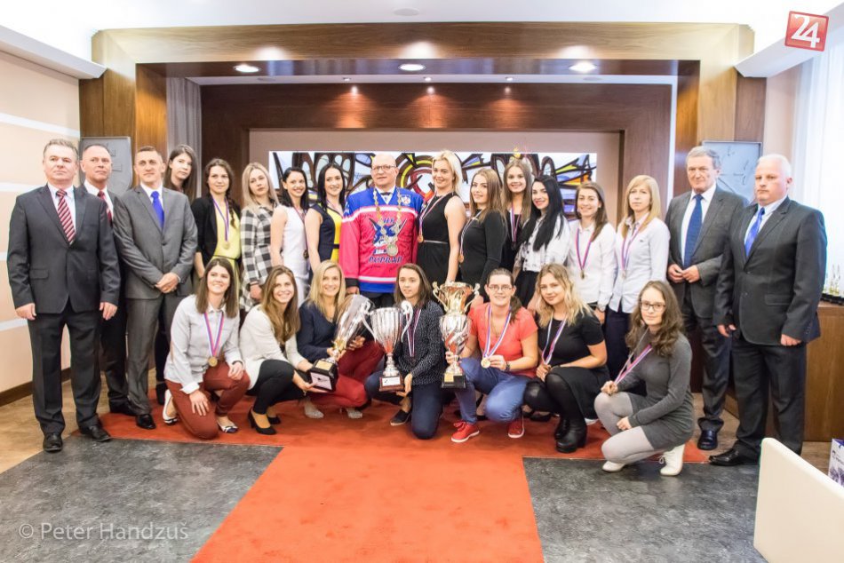 Ilustračný obrázok k článku Líšky pokračujú v oslavách titulu: Prijatie u primátora mesta Poprad