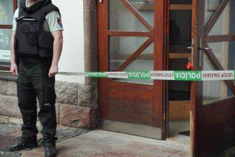 Ilustračný obrázok k článku Kremnické námestie obkolesili policajti: Čo sa tam stalo?