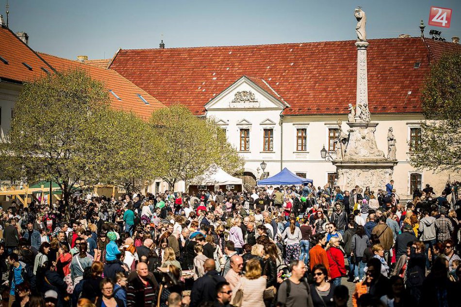 Ilustračný obrázok k článku Známe lokality sa premenia na Májový rínek: Japonské pirôžky, hudba aj tvorivé dielne