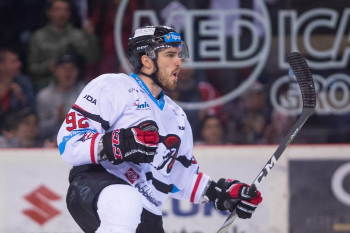 Ilustračný obrázok k článku Káder baranov opúšťa dvojica opôr. Carlsson a Higgs mieria za hranice