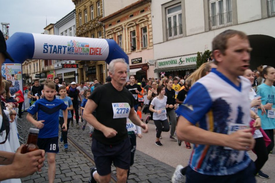 Ilustračný obrázok k článku KURIOZITA DŇA: Na štart behu v Košiciach sa postavilo takmer 3000 účastníkov
