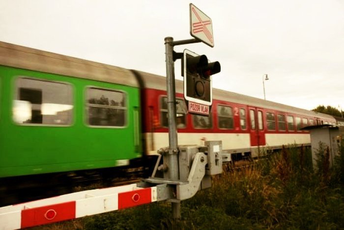 Ilustračný obrázok k článku Koronavírus: Poplach na stanici v Tornali: Bola v rýchliku nakazená žena?