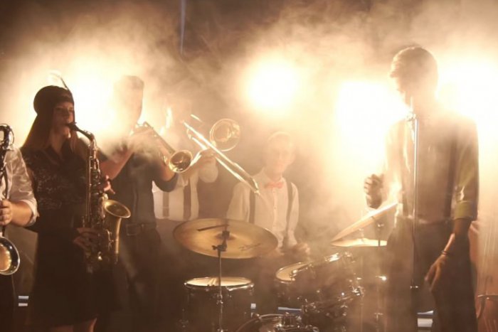 Ilustračný obrázok k článku Nalaďte sa na víkend: Nitrania sa postarali o skvelú verziu známej piesne, VIDEO