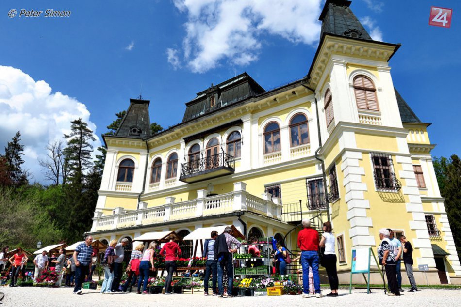 Ilustračný obrázok k článku Máj v kaštieli Betliar: Okolie zaplnia pestrofarebné kvety, a nie len to!