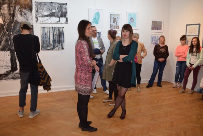 Ilustračný obrázok k článku Z vernisáže výstavy ŽIŤ: Diela sršia optimizmom