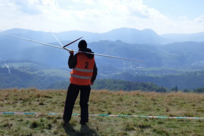 Ilustračný obrázok k článku Súťaž leteckých modelárov nad Dobšinou: Predpovede počasia neveštili nič dobré