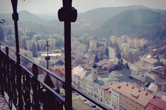 Ilustračný obrázok k článku Swing v historickom centre aj veľká pátračka: Noc, kedy Kremnica ponúkne to najlepšie, čo má