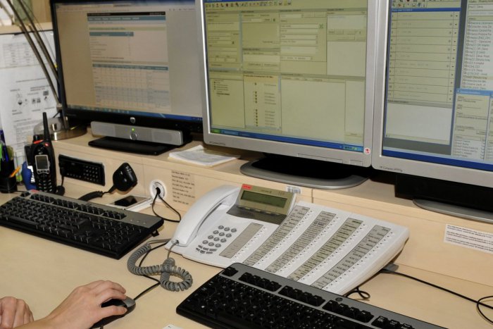 Ilustračný obrázok k článku Nielen problémy s trávením: V predvianočnom období je viac volaní na tiesňovú linku