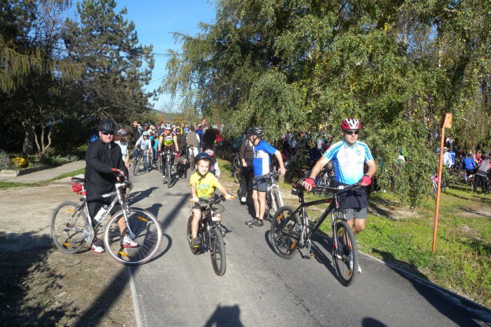 Ilustračný obrázok k článku Trenčiansky okres spojí s Českom nová cyklotrasa: Odkiaľ a kam povedie?