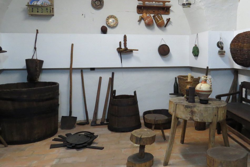 Ilustračný obrázok k článku Zamerané na múzeum v Michalovciach: 5 pokladov, ktoré v ňom môžete nájsť, FOTO