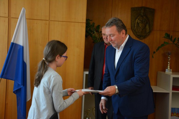 Ilustračný obrázok k článku Mladí šachisti nesklamali: Ocenenie dostali aj od primátora, FOTO