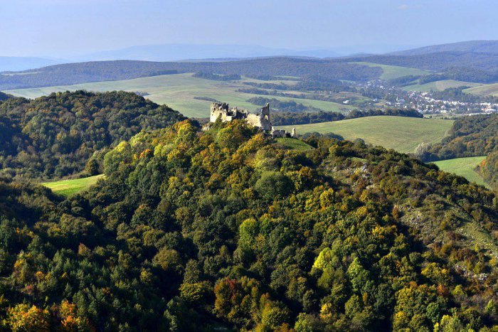 Ilustračný obrázok k článku Ministerstvo kultúry podporí hrady pri Humennom: Takto prispeje na ich obnovu