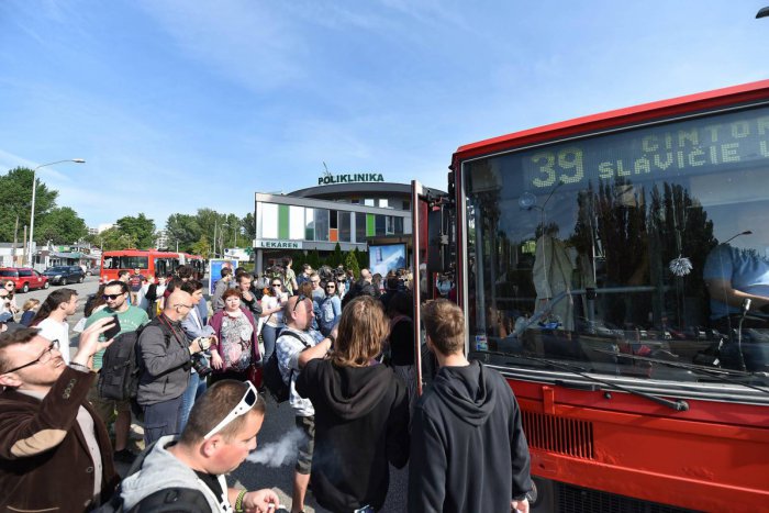 Ilustračný obrázok k článku Pokus o prekonanie rekordu v počte ľudí v autobuse nevyšiel. Padli však iné rekordy