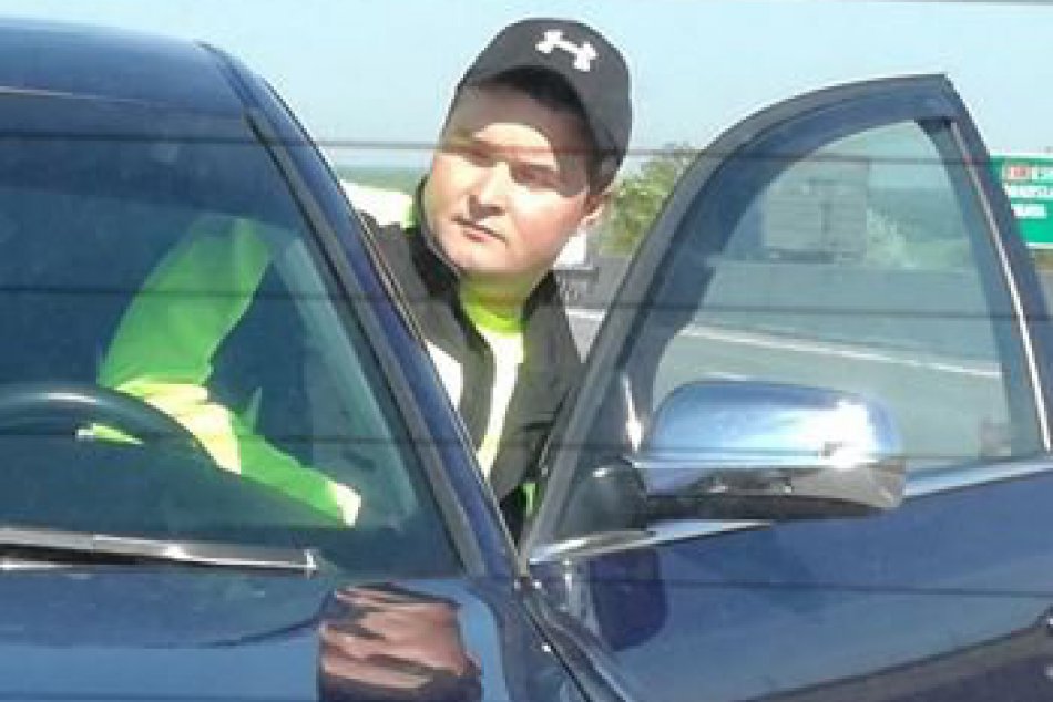 Ilustračný obrázok k článku Pozor na cestách v Nitrianskom kraji: Úradovať na nich má falošný policajt, FOTO