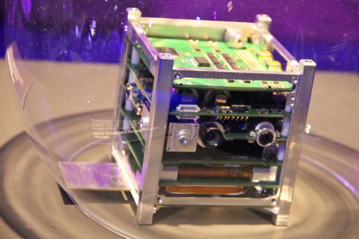 Ilustračný obrázok k článku Slovenská družica skCube: Podľa prezidenta Kisku je veľkým úspechom mladých ľudí