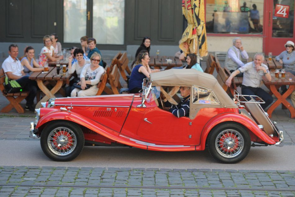 Ilustračný obrázok k článku Nablýskané mašiny opäť v Košiciach: Hlavnú ulicu navštívi takmer 40 veteránov!