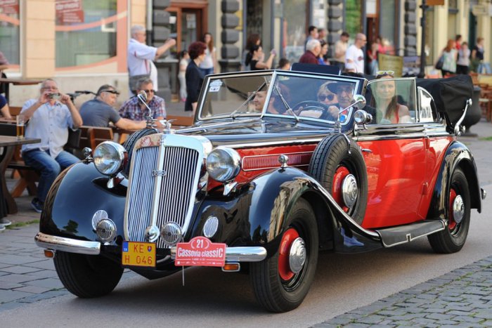 Ilustračný obrázok k článku Späť do minulosti: Košickú Hlavnú ulicu ovládne pätdesiatka nablýskaných veteránov!