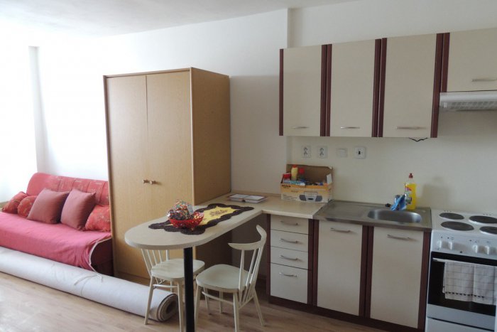 Ilustračný obrázok k článku Budúcnosť žiarskych bytov pre týrané ženy je otázna: Nevyužil ich ešte nikto