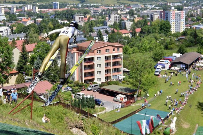 Ilustračný obrázok k článku Do Bystrice zamieria lyžiari aj v júni. Paráda, ktorú si netreba nechať ujsť