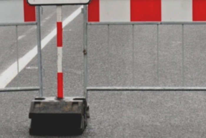 Ilustračný obrázok k článku Banskú cestu v Kremnici na čas odstavia: Na opravu sa poskladali aj obyvatelia