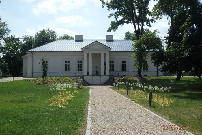 Ilustračný obrázok k článku Strašidlá v Mojmírovciach majú svoje podobizne: Pribudnúť by mohli ďalšie, FOTO