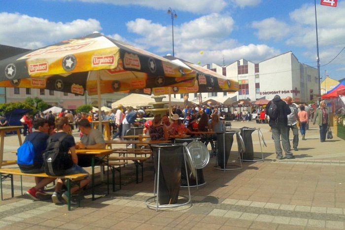 Ilustračný obrázok k článku Dni mesta Brezno lákajú dobrotami. Koľko zaplatíte za pivo, klobásku, či trdelník?