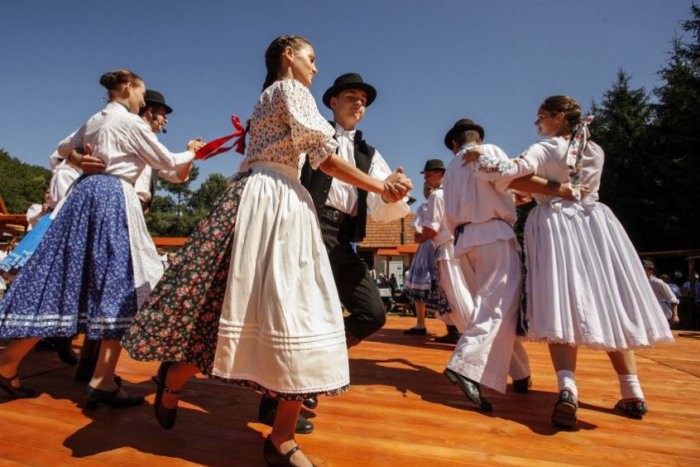 Ilustračný obrázok k článku Dedinky na Horehroní lákajú akciami. V lete sa tešte na špeciality aj folklór